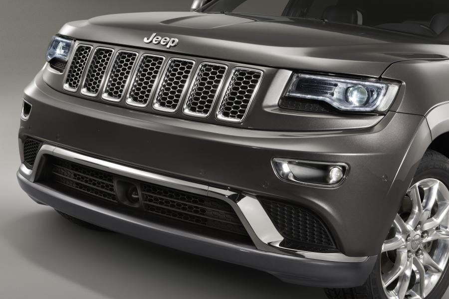  Jeep Grand Cherokee Summit 2013 года  (фото 21 из 27)
